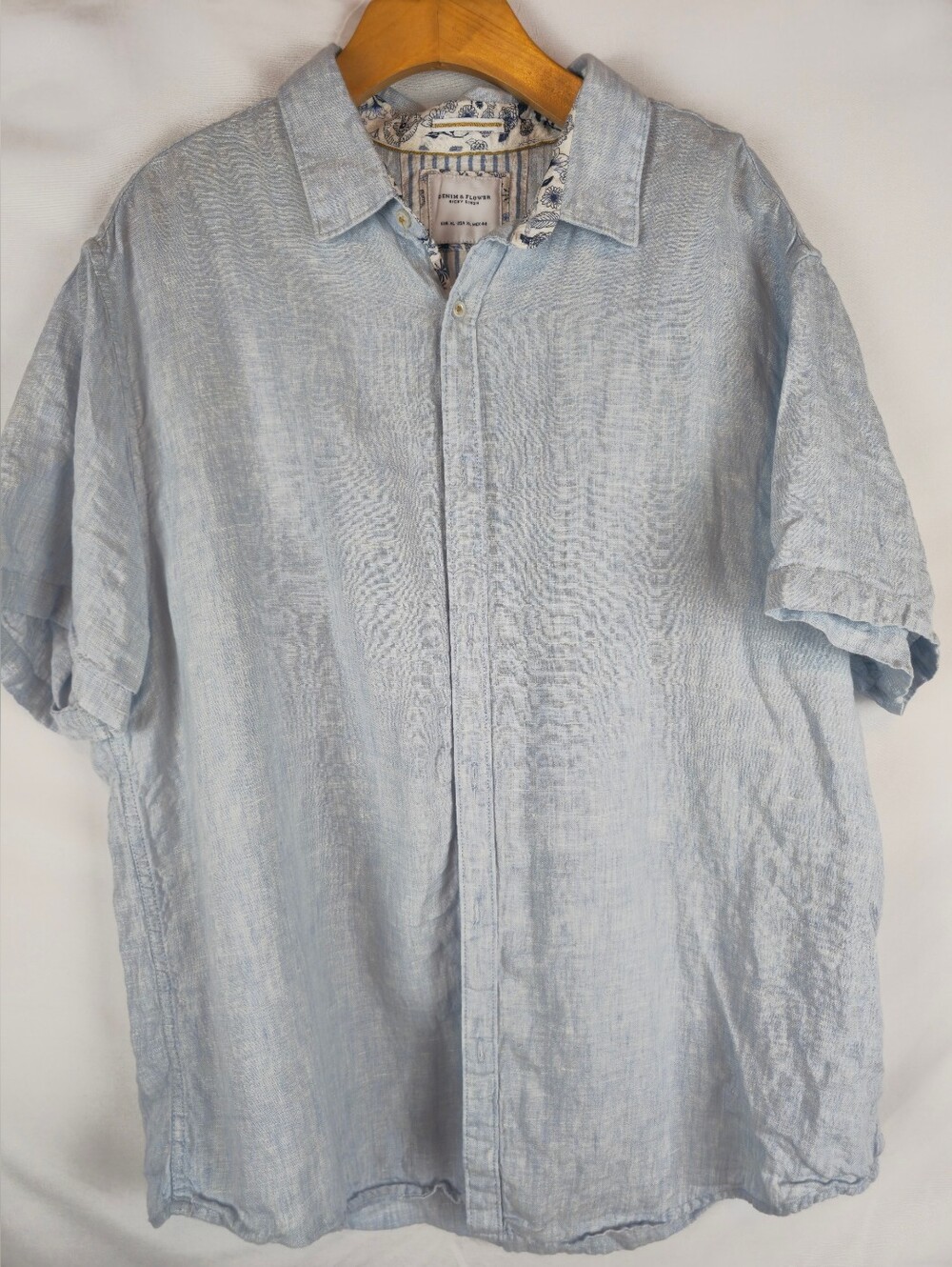 Denim & Flower Light Blue Short-Sleeve Linen Button-Down Shirt